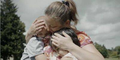 Мариуполь, ДНР, Франция. ВВС рассказывает удивительную историю спасения шести украинских приемных детей