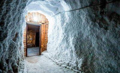 Агентство культурного наследия обвинило медиков Сурхандарьи в незаконном использовании уникальной соляной пещеры "Ходжайкон"