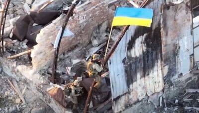 Вновь развевается украинский флаг: ВСУ зачистили Змеиный и изъяли кучу вооружения орков – видео