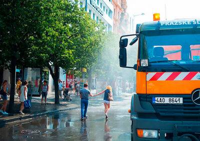 Синоптики вновь продлили предупреждение о сильной жаре в Чехии