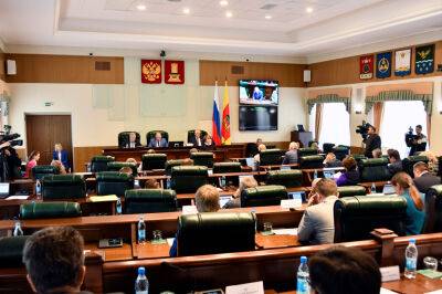 Областной парламент рассмотрел исполнение регионального бюджета за 2021 год