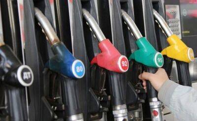 Некоторые сети АЗС подняли цены на топливо после скачка курса доллара