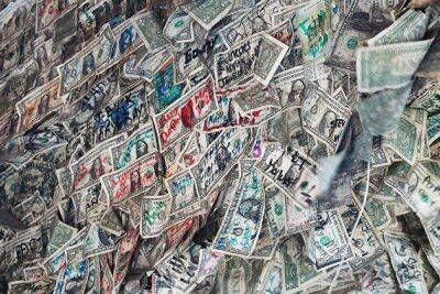 Набиуллина считает, что наличные доллары будут обращаться в России даже при самом сложном сценарии