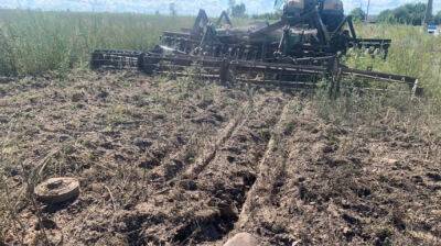 Трактор взорвался на противотанковой мине в Киевской области