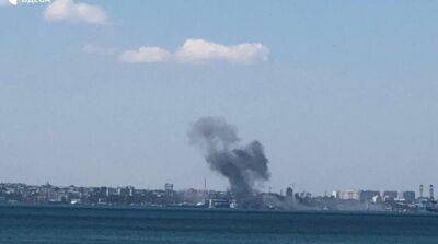 РФ атаковала крылатыми ракетами Одесский морской порт, начался пожар