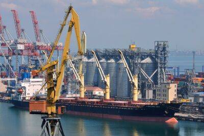 Договоренность о вывозе зерна? Россия обстреляла ракетами порт Одессы