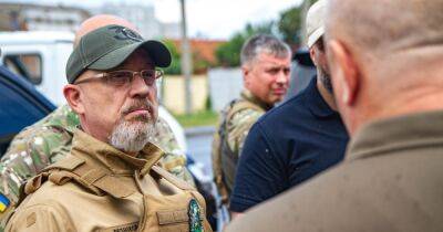 Министр обороны Резников посетил прифронтовой Харьков: детали визита (фото)