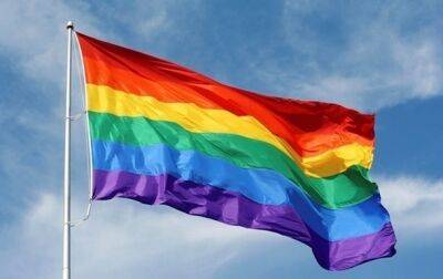 В Германии над Бундестагом впервые в истории подняли ЛГБТ-флаг