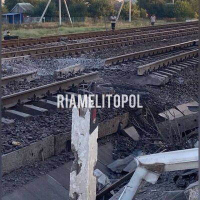 Під Мелітополем уночі пролунали вибухи: пошкоджено залізничне полотно