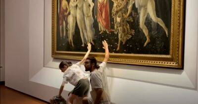 Активисты хотели приклеиться к картине Боттичелли во Флоренции (видео)