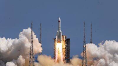 Китай пристыковал второй модуль к орбитальной станции