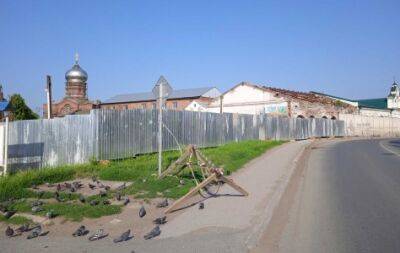 Забор бывшей 30-й колонии в Кунгуре меняют на красивое ограждение