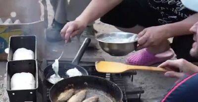 Жители Северодонецка готовят еду прямо на улице: циничное видео о жизни украинцев в оккупации