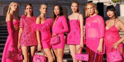 Must-have лета. Стиль Барби завоевывает популярность благодаря Ким Кардашьян и Марго Робби — как известные модницы носят розовый цвет