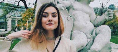 Отец Софьи Сапеги погасил штраф по приговору дочери. Теперь ее могут экстрадировать в Россию