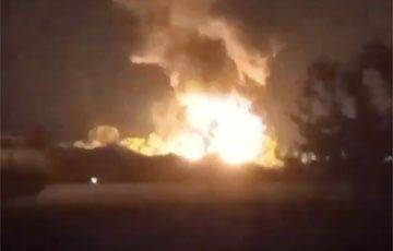 В оккупированном Донецке начался крупный пожар на нефтебазе после взрыва
