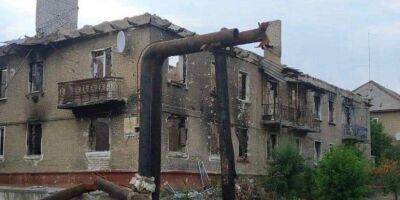 Оккупанты сжигают населенные пункты, чтобы закрепиться в Луганской области — Гайдай