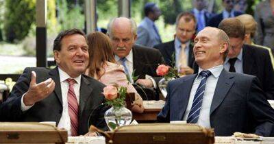 Экс-канцлер Германии Герхард Шредер проводит отпуск в Москве