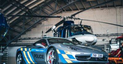 Конфискованный у преступников Ferrari стал на службу в полиции (видео)