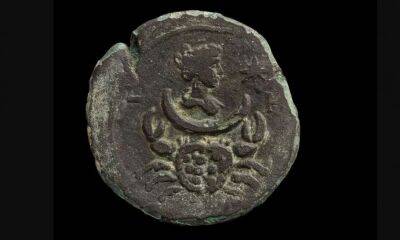 Рідкісна давньоримська монета із зображенням богині Місяця виявлена біля берегів Ізраїлю (Фото)