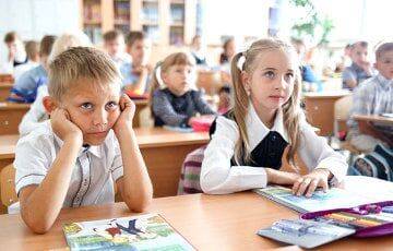 Стало известно, сколько будут стоить школьные учебники в Беларуси