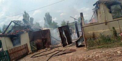 Оккупанты вновь обстреляли Соледар, возник пожар в частном секторе — МВД