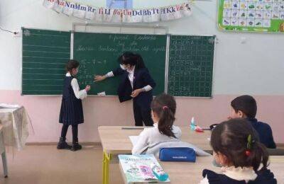 В Узбекистане не планируется введение единой формы для учителей школ. Это фейк – министр