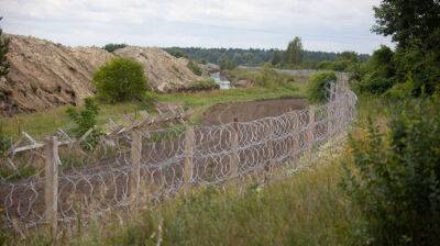 Колючая проволока и тепловизоры: в ОПУ показали, как обустроена граница с Беларусью на Волыни