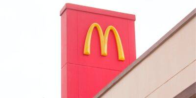 Давление инфляции. McDonald’s в Британии повысил цену на чизбургер впервые за 14 лет