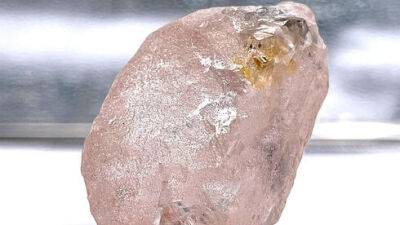 Самый крупный за 300 лет: обнаружен розовый алмаз удивительной чистоты