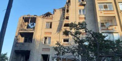 В Торецке оккупанты обстреляли многоэтажку, под завалами ищут человека