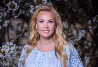 Самая богатая певица Украины без белья позволила заглянуть под пиджак, горячие кадры: "Принцесса"