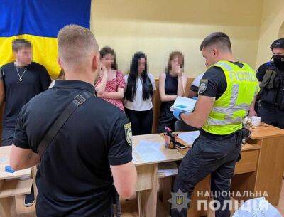 У Києві затримали шахраїв, які представлялися волонтерами