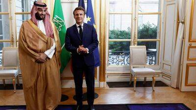 Макрон принял наследного принца Саудовской Аравии на фоне критики со стороны правозащитников