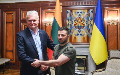 Литва не устанет поддерживать Украину, война не станет обыденностью - Науседа в Киеве
