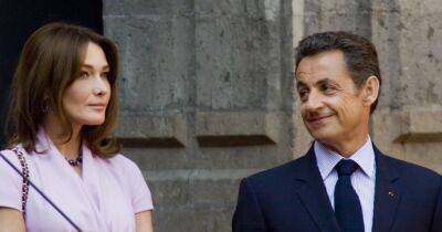 Экс-президент Франции Саркози устроил роскошный отдых на яхте с Карлой Бруни