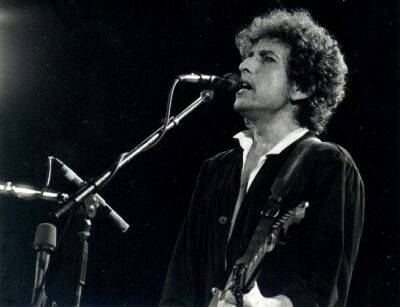 Женщина, обвинявшая Боба Дилана в насилии, забрала иск