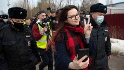 Экс-главу кемеровского штаба Навального доставили на допрос в СК