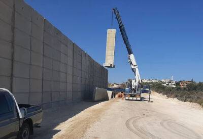 Израиль возводит 4-х метровую бетонную стену в районе Дженина