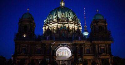 Без подсветки, фонтанов и горячей воды в общественных зданиях: города Германии сокращают потребление энергии