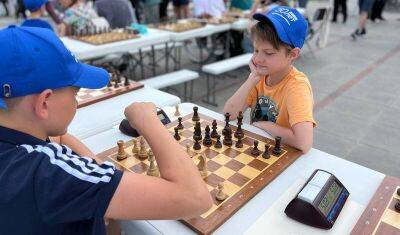 Знаменитый гроссмейстер Анатолий Карпов сыграет с тюменцами в шахматы