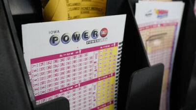 В американской лотерее разыграли 1,1 миллиарда долларов: кто выиграл