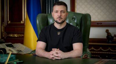 Зеленский призвал жителей Донбасса немедленно эвакуироваться любыми путями