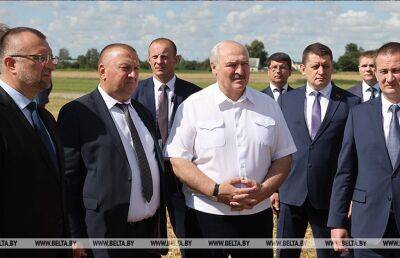 Итоги рабочей поездки Лукашенко в Слуцкий район: надо собрать хлеб, ибо будет беда