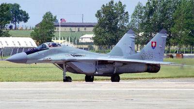 Словакия может передать Украине истребители МиГ-29 и танки