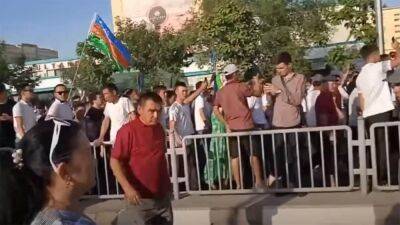 Власти Узбекистана попытались лишить автономный Каракалпакстан права на суверенитет, но после массовых протестов передумали