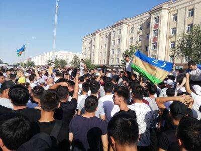 Протесты в Узбекистане. Власти заявили о 18 погибших, СМИ сообщают о тысячах пострадавших - gordonua.com - Узбекистан - Україна - Протесты