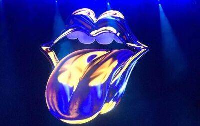 The Rolling Stones окрасила свой логотип в цвета украинского флага