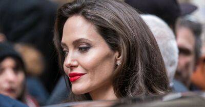 Анджелина Джоли выгуляла в Риме идеальное платье для летней жары