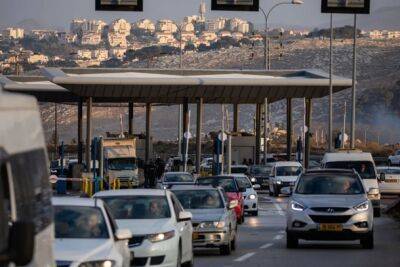Израиль ослабит ограничения на въезд палестинцев в страну